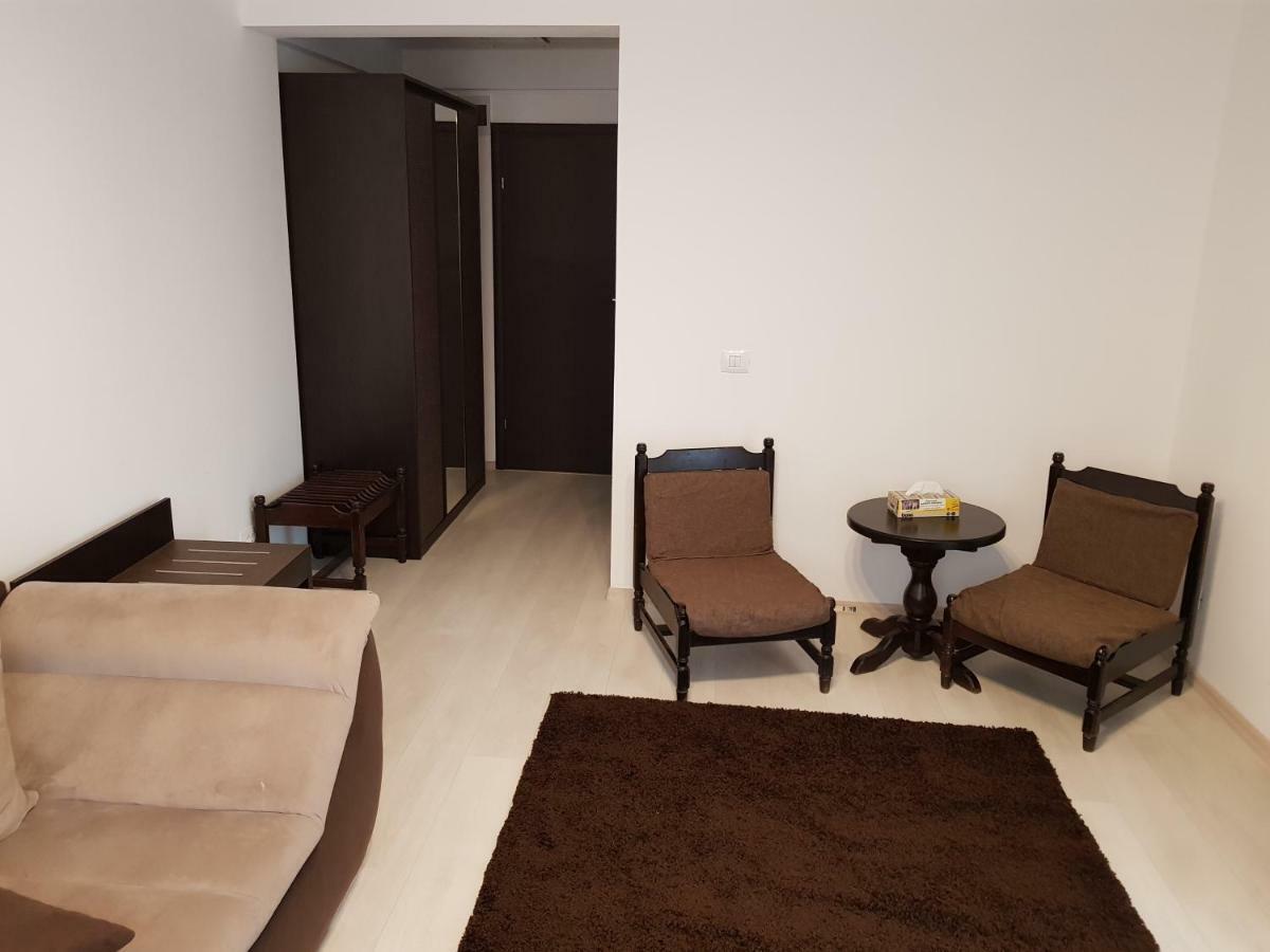 Hotel Bk à Năvodari Extérieur photo