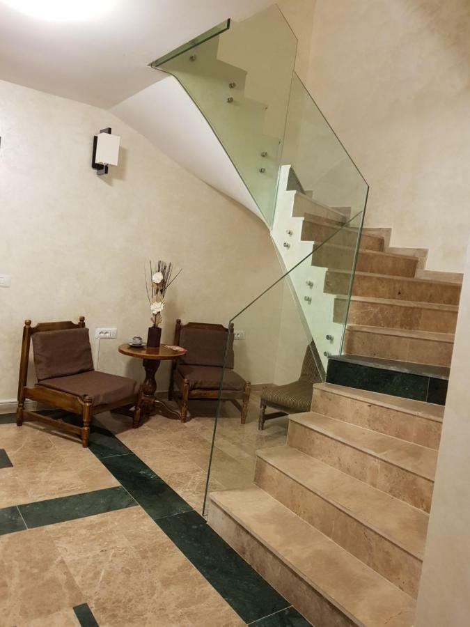 Hotel Bk à Năvodari Extérieur photo