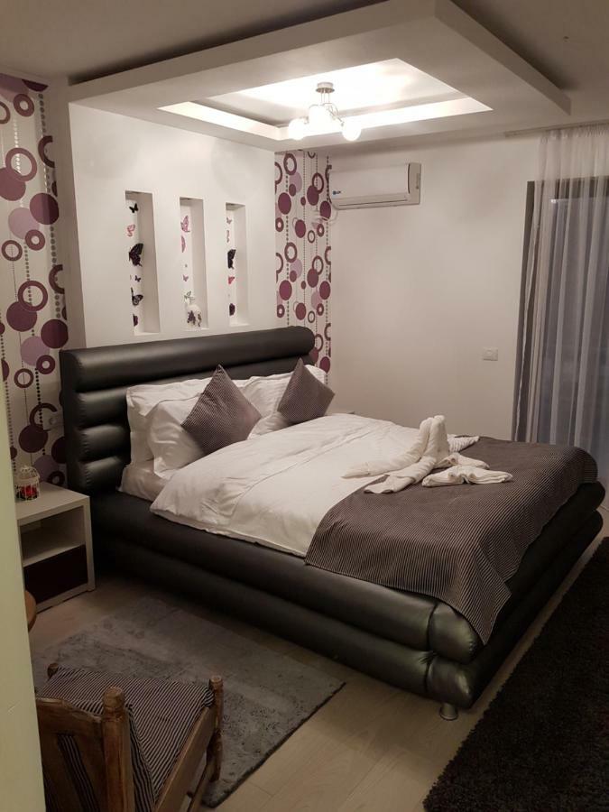 Hotel Bk à Năvodari Extérieur photo